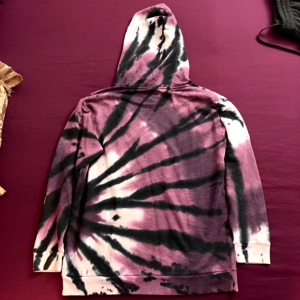 VS Pink - Picture 3 of 4